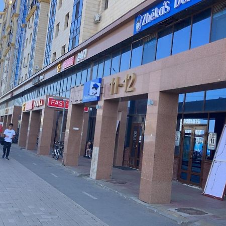 Уютная Квартира С Террасой В Сердце Столицы Apartman Taldykol Kültér fotó