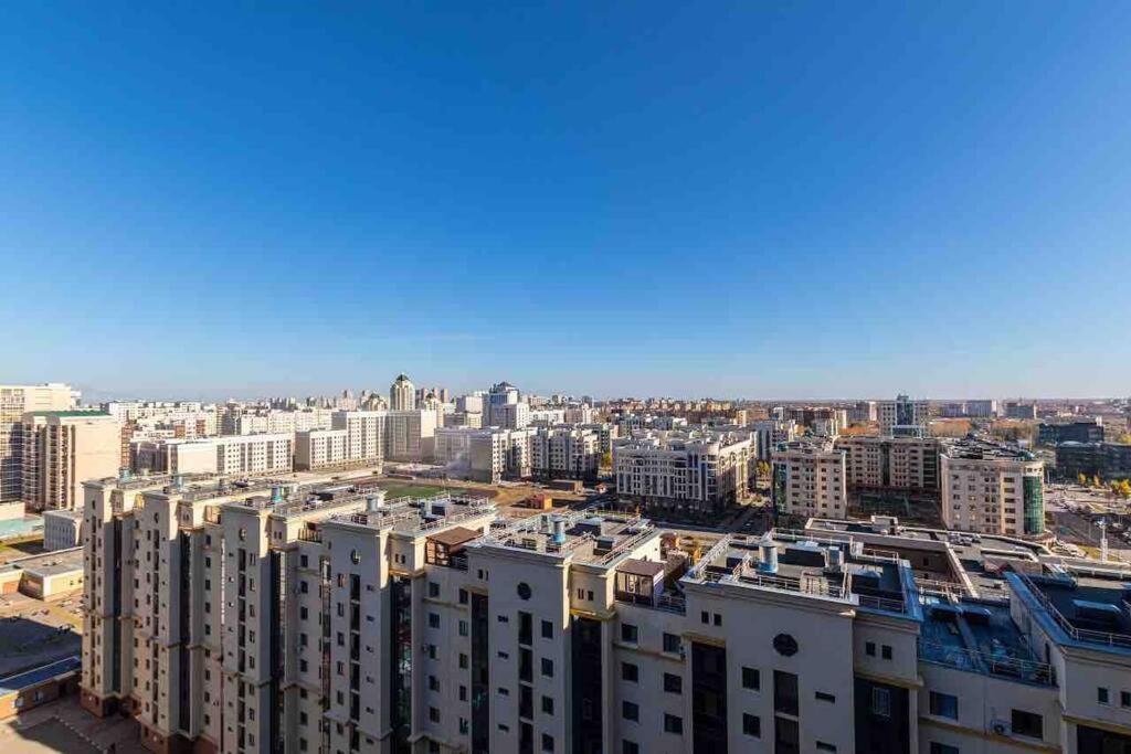 Уютная Квартира С Террасой В Сердце Столицы Apartman Taldykol Kültér fotó