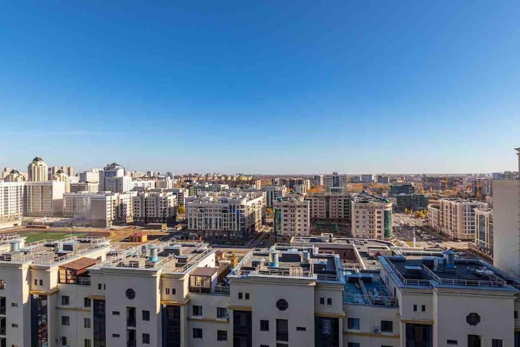 Уютная Квартира С Террасой В Сердце Столицы Apartman Taldykol Kültér fotó