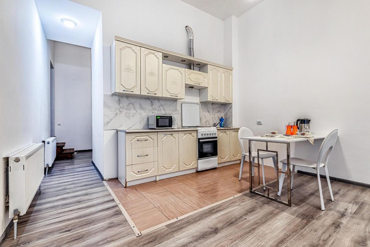 Уютная Квартира С Террасой В Сердце Столицы Apartman Taldykol Kültér fotó